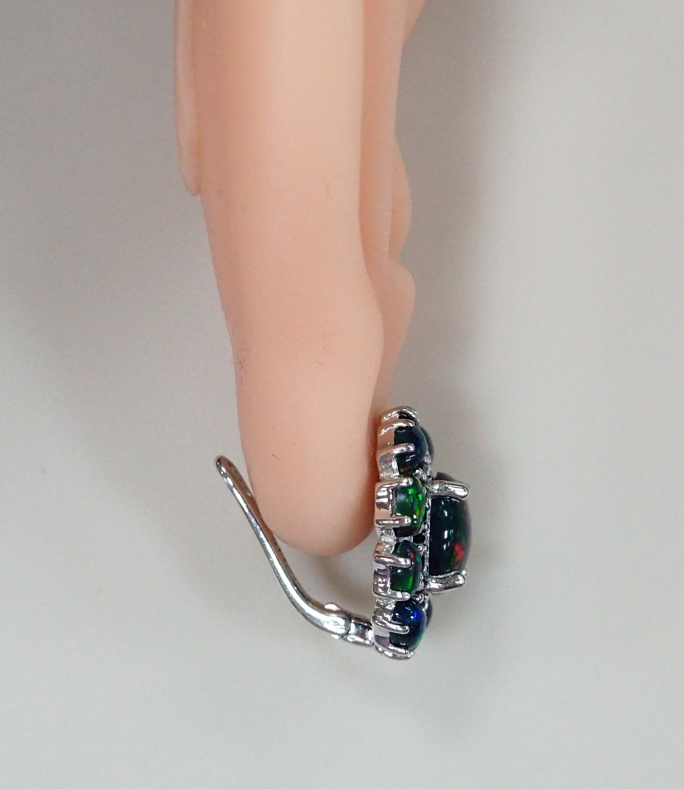 Серебряные серьги с опалами